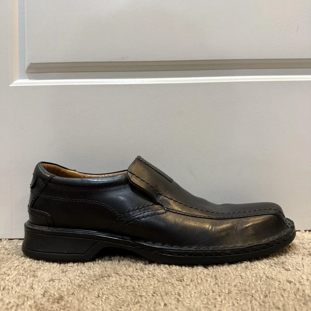 Clarks Shoes Mens Size 10 Black Leather Slip On Loafers Cushion Soft Casual